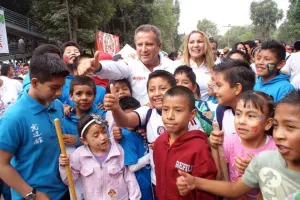 Agüera se enfoca en su campaña ante salida de priistas