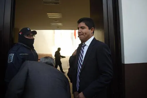 Inhabilitarán a Rivera