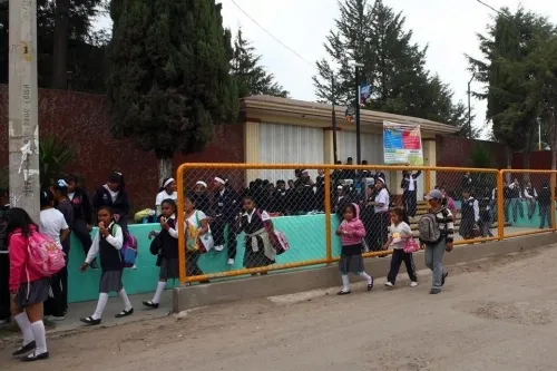 Se reanudan clases en Chachapa tras fuga de gas