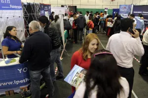 Hasta mañana estará abierta feria con espacios universitarios