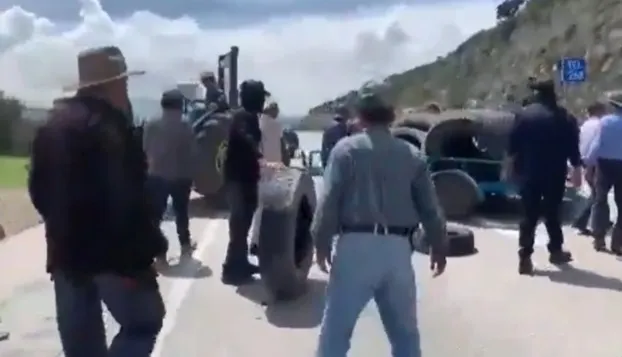 Campesinos continúan con el bloqueo en Arco Norte exigiendo indemnización de Tierras