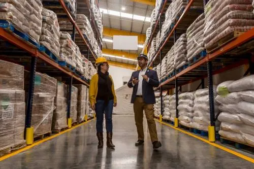 La presidenta del Sistema Municipal  DIF realiza recorrido por Banco de Alimentos