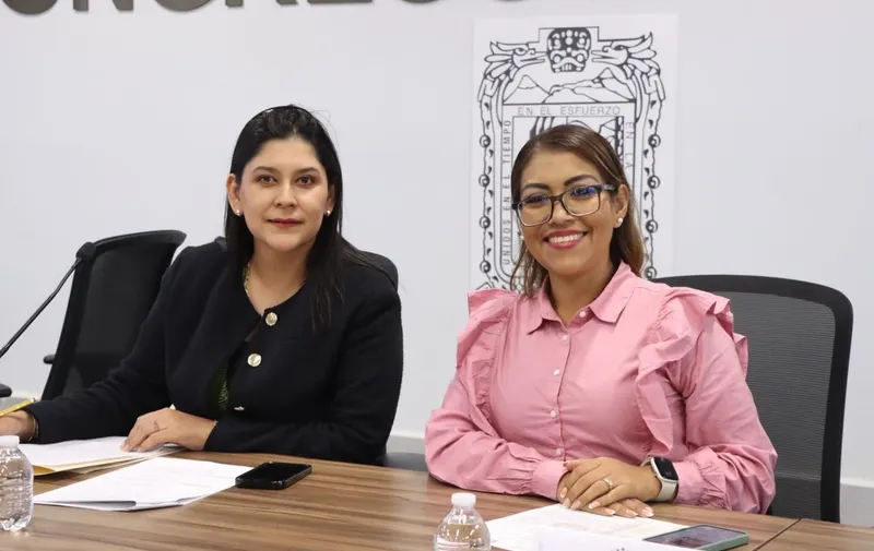 Ana Lilia Tepole y Leonela Jazmín Martínez, diputadas integrantes de la Comisión de Juventud y Deporte del Congreso del estado de Puebla. Foto: Especial