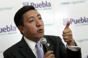 Amadeo Lara se dice víctima de amenazas de proxenetas