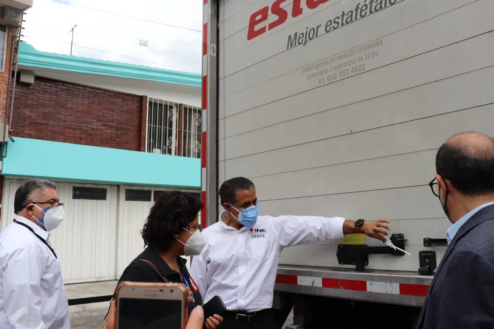 Distribuye INE listados nominales a las juntas distritales y al IEE