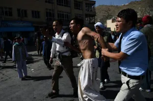 Sangriento atentado reivindicado por EI contra una marcha chií en Kabul