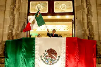Puebla celebró el orgullo de ser mexicano; Sergio Salomón Céspedes encabezó el Grito de Independencia