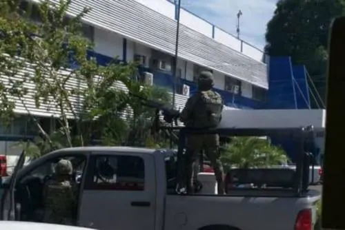 Fuerzas Federales toman control de SSP Acapulco; detienen a mandos