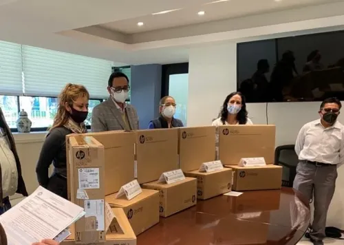Fortalece UTP laboratorios con entrega de computadoras