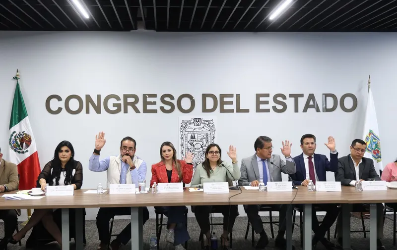 Comparecen titulares de SOAPAP y Agua de Puebla en Comisión del Congreso
