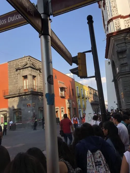Desalojan Prepa Zapata de la BUAP por amenaza de bomba