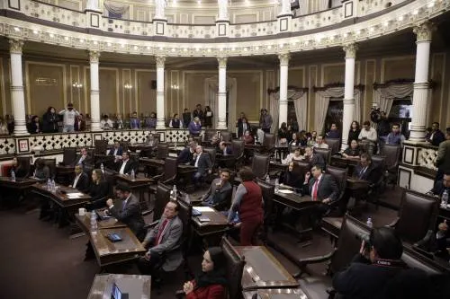 Congreso aprueba por mayoría de votos facultar a SSP para detener y sancionar a vehículos foráneos