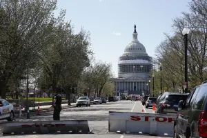 Tiroteo desata pánico en Centro de Visitantes del Capitolio de EUA