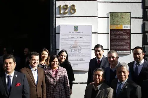 Autoridades electorales colocan Bando Solemne en el Poder Ejecutivo, Legislativo y Judicial