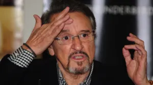 Florinda Meza siempre quiso algo conmigo: Carlos Villagrán