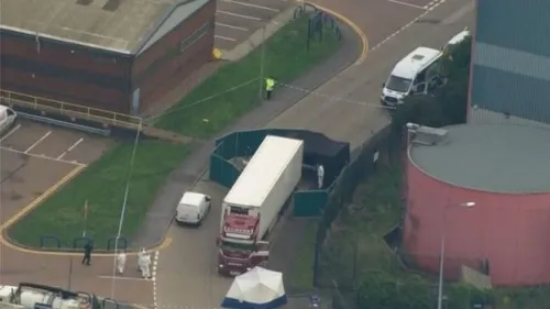 Encuentran 39 cadáveres en un camión en Essex, en el sureste de Inglaterra, según la policía