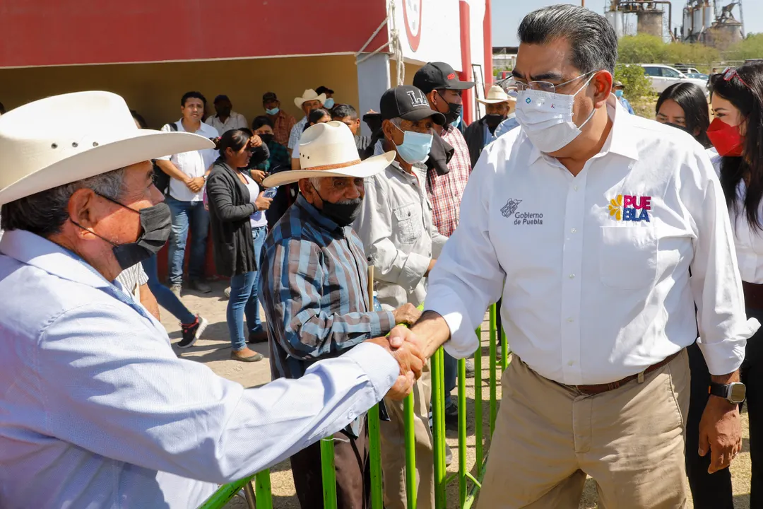 Con trabajo cercano y atendiendo necesidades, gobierno de Puebla honra principios de la 4T: Céspedes