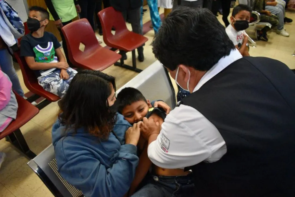 Concluye jornada de vacunación para menores en 77 municipios