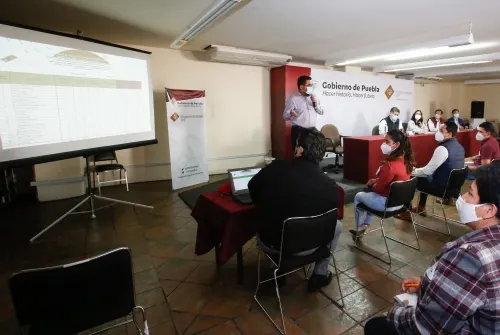 Capacita SEDIF a delegados, enlaces y representantes de centros comunitarios