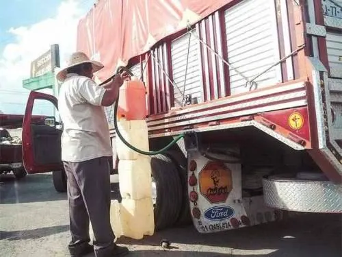 Huachicoleros aplican su ‘gasolinazo’; incautan 50 mil litros en Tabasco