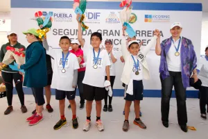 Martha Érika Alonso encabeza Carrera Beca 2015 en Xicotepec
