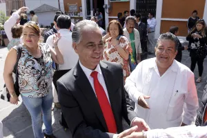 Giorgana reta a oponentes a participar en debate