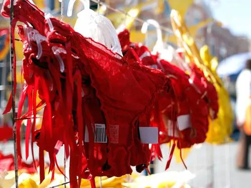 Amor y pasión… mexicanas prefieren lencería roja para recibir el 2018