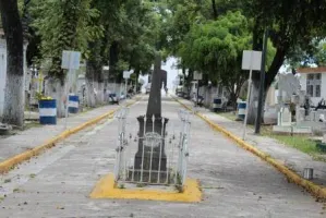 Trasladan clases sociales al panteón