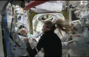Filtración de agua provoca suspensión de caminata espacial