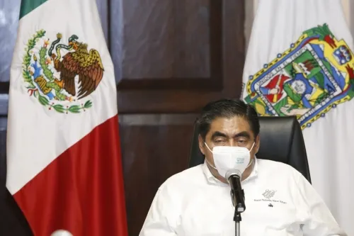 Privilegiar el diálogo pide Barbosa a líderes sindicales de la SEP ante amago de paro