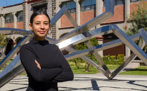 Yamel Thompson, egresada UDLAP, produce historias de latinos para plataforma digital