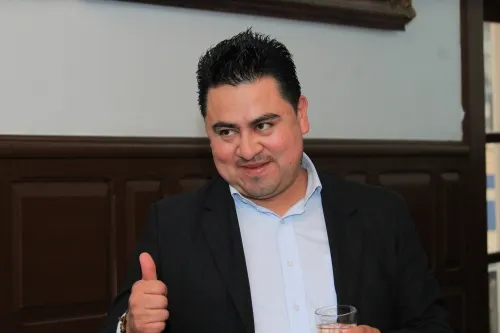 Por faltista, sancionan al regidor José Luis González Acosta
