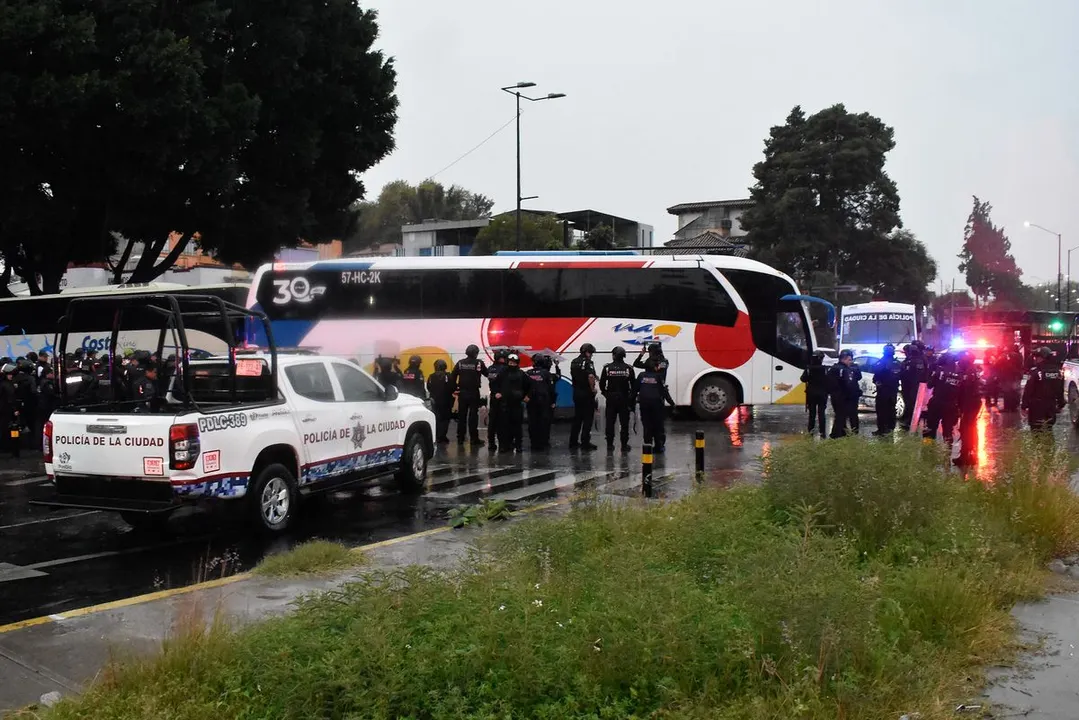 Manif Normalistas Autobuses