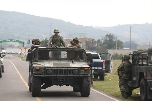 ¿Debe de regresar el Ejército a los cuarteles?