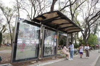 Rehabilitarán más de 400 paraderos en Puebla; después instalarán cámaras y botones de pánico