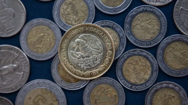 Peso mexicano cae nuevamente por preocupaciones sobre la recesión mundial
