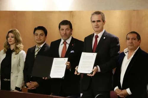 Upaep y Cruz Roja signan convenio para poner en marcha estancia temporal para migrantes