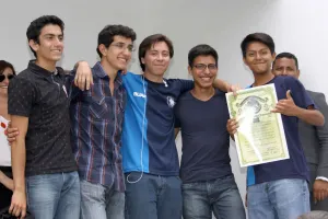 Bachillerato 5 de Mayo recibe reconocimiento por su calidad académica