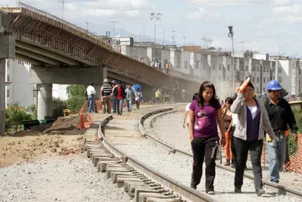 Vecinos de la Rivera amagan con frenar obras del metrobús