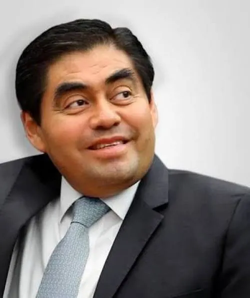 El Semoviente que Quiere Pernoctar en Casa Puebla