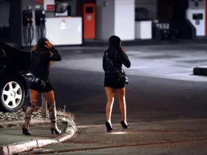 Madre quería prostituir a su hija de 15 años aprovechando euforia del Super Bowl