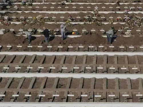 Cementerio de Chile prepara miles de tumbas por el coronavirus