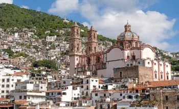 Embajada estadounidense alerta a sus ciudadanos a “No viajar a Taxco, Guerrero” debido al conflicto actual