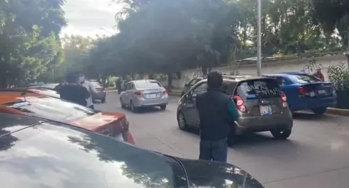 Conductores de transporte ejecutivo exigen una disminución a las comisiones de las tarifas.
