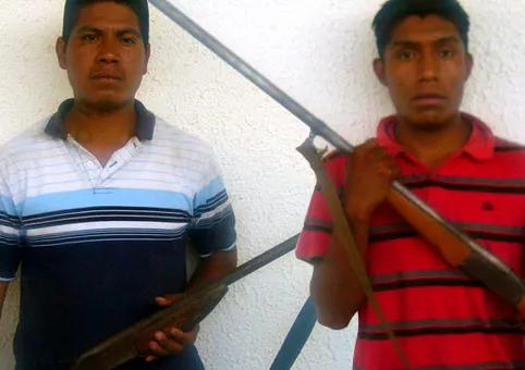 Estatales detienen en la Atlixcáyotl a dos con armas largas