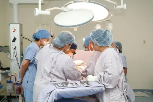 Se realiza trasplante renal en el Hospital para el Niño Poblano