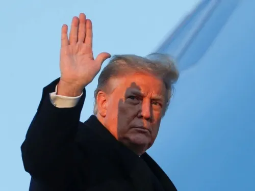 Trump indulta a más aliados, incluido el padre de su yerno, Jared Kushner