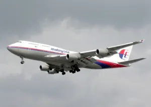 Con pasaportes robados “pasajeros” subieron a avión desaparecido de Malaysia Airlines