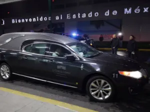 Restos de Juan Gabriel, con su familia en privado: Silvia Urquidi