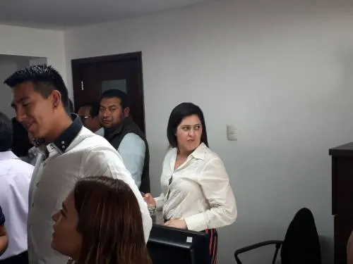 Coordinadora de Transparencia va a evento político en horario laboral; dice está separada del cargo
